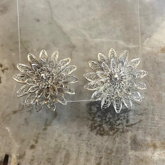 VTG Sterling Silver 925 Filigree Spun Silver Layered Flower Screwback Earrings - Picture 16 of 16